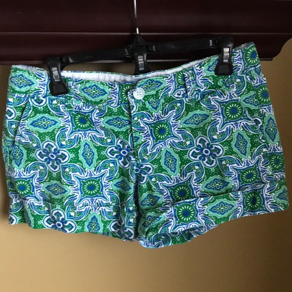 Old Navy Pants - SOLD Cute patterned old navy shorts
